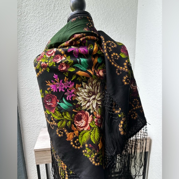 Vintage Pavlovo Posad Wool Shawl with Silk Fringe - Bright Floral Design - Picture 3 of 16